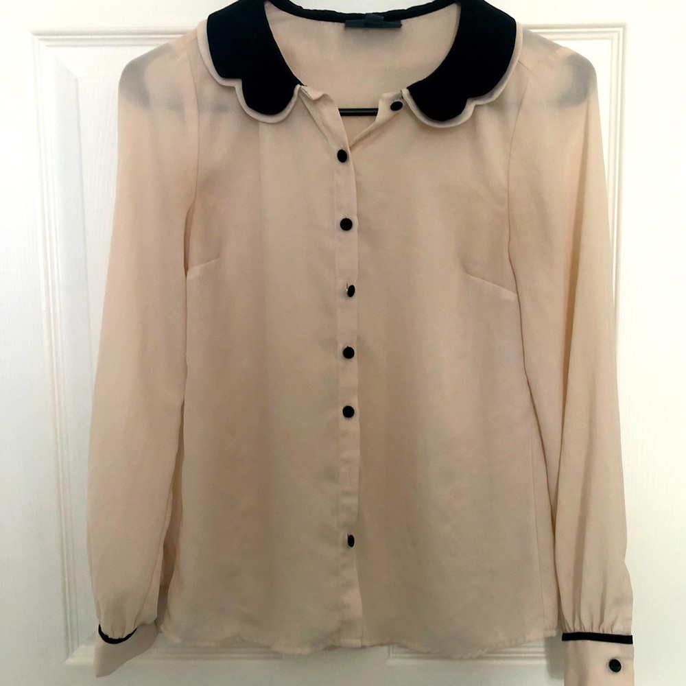 ModCloth blouse with scalloped collar